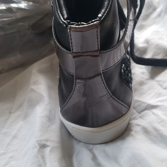 Nine West ROKSTARD Women’s Size 9.5 Black/Chrome High Top Fashion Sneakers NWT - Picture 3 of 4